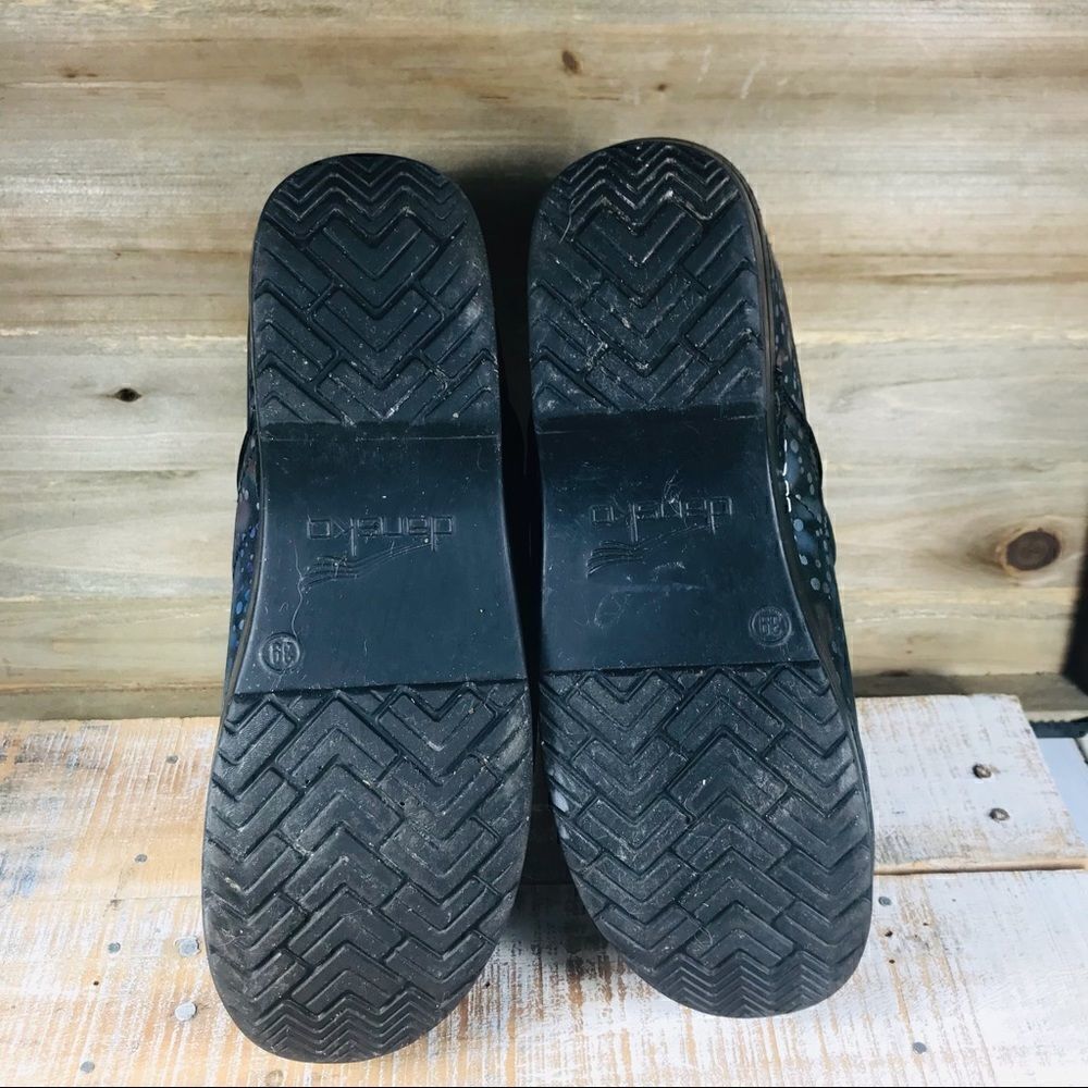 ✅Dansko Multi patterned professional clogs - Picture 5 of 7